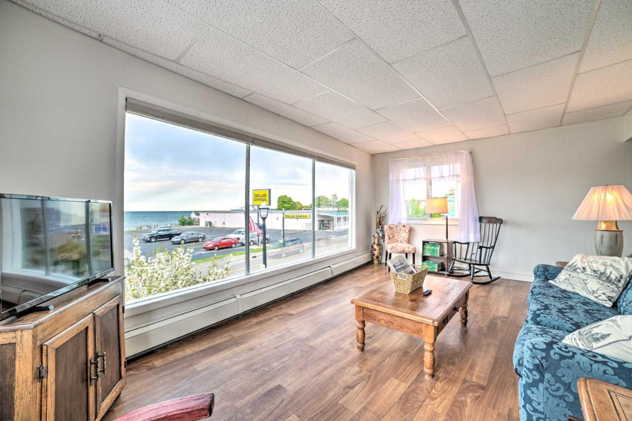 Walkable St Ignace Condo With Lake Huron Views Saint-Ignace Extérieur photo